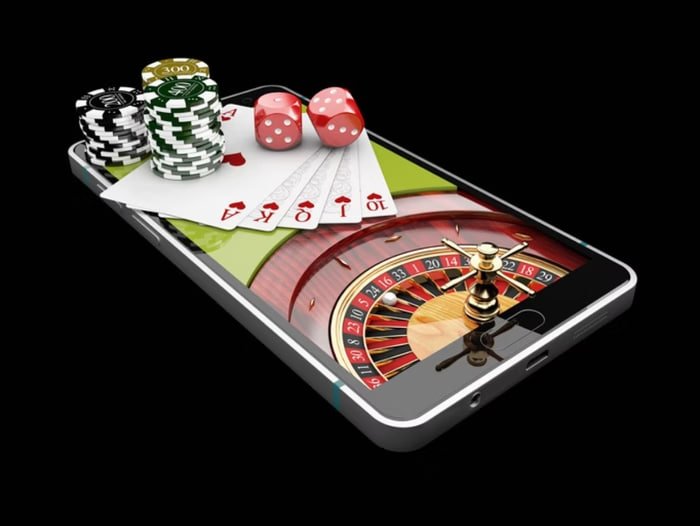 Filipino player launching a live baccarat table in the g877 Casino section on mobile